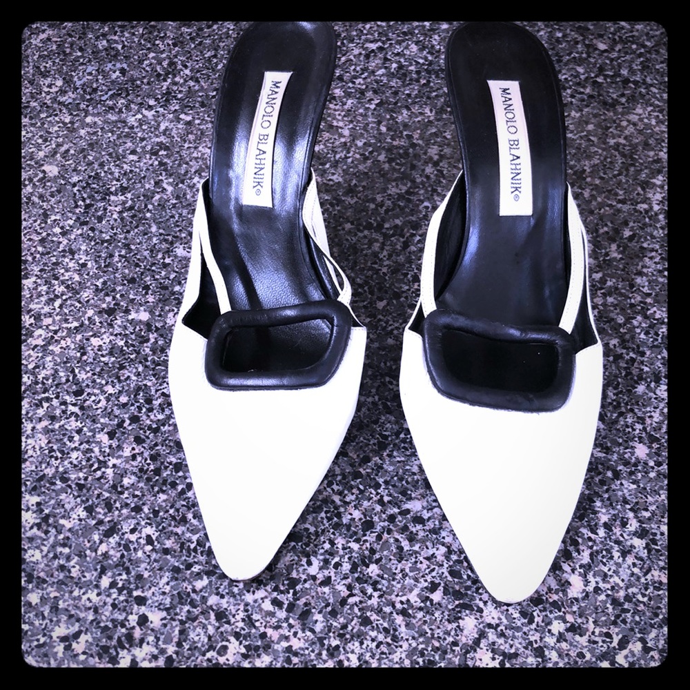 Manolo Blahnik mules sz 38.5. Classy black white